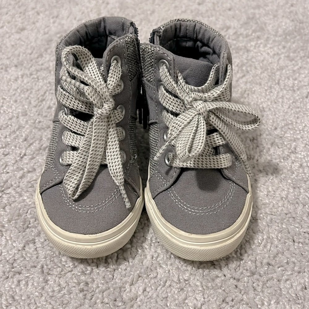 Old Navy Baby/Kids High Top Sneakers Size 6